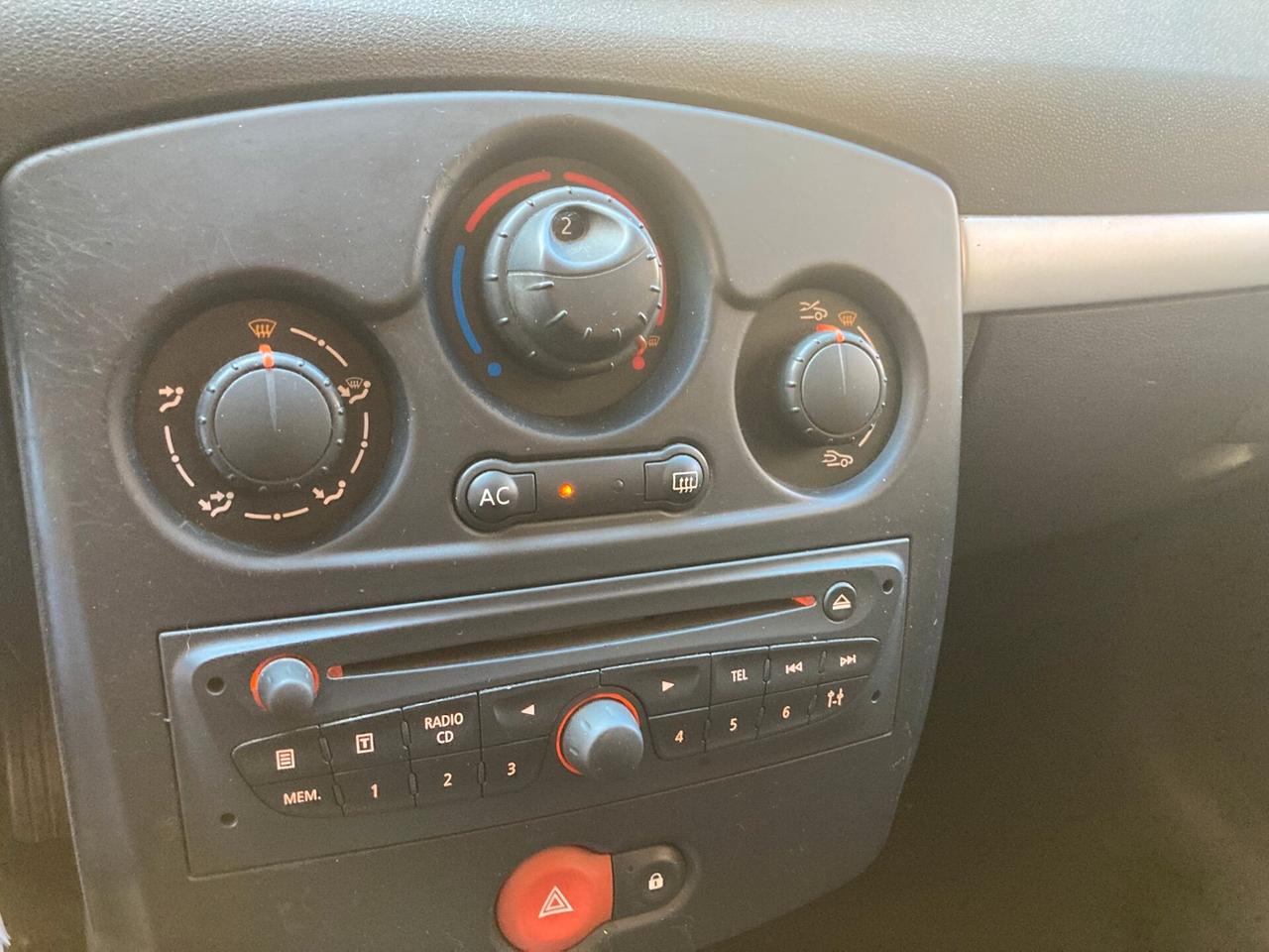 Renault Clio 1.5 dCi - IDEALE X NEOPATENTATI - 2010