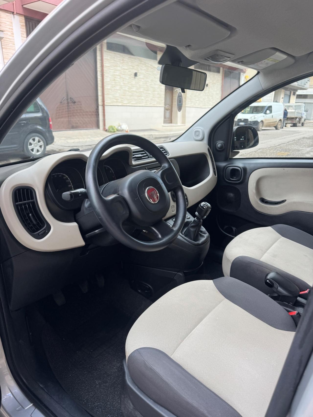 Fiat Panda 1.2 Lounge Euro 6