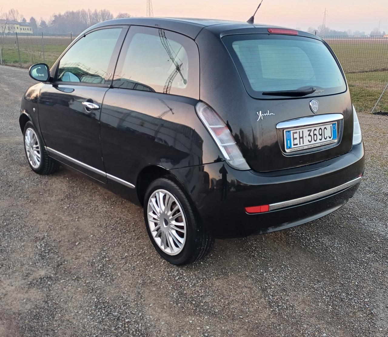 Lancia Ypsilon 1.2 69 CV 5 porte S&S Platinum