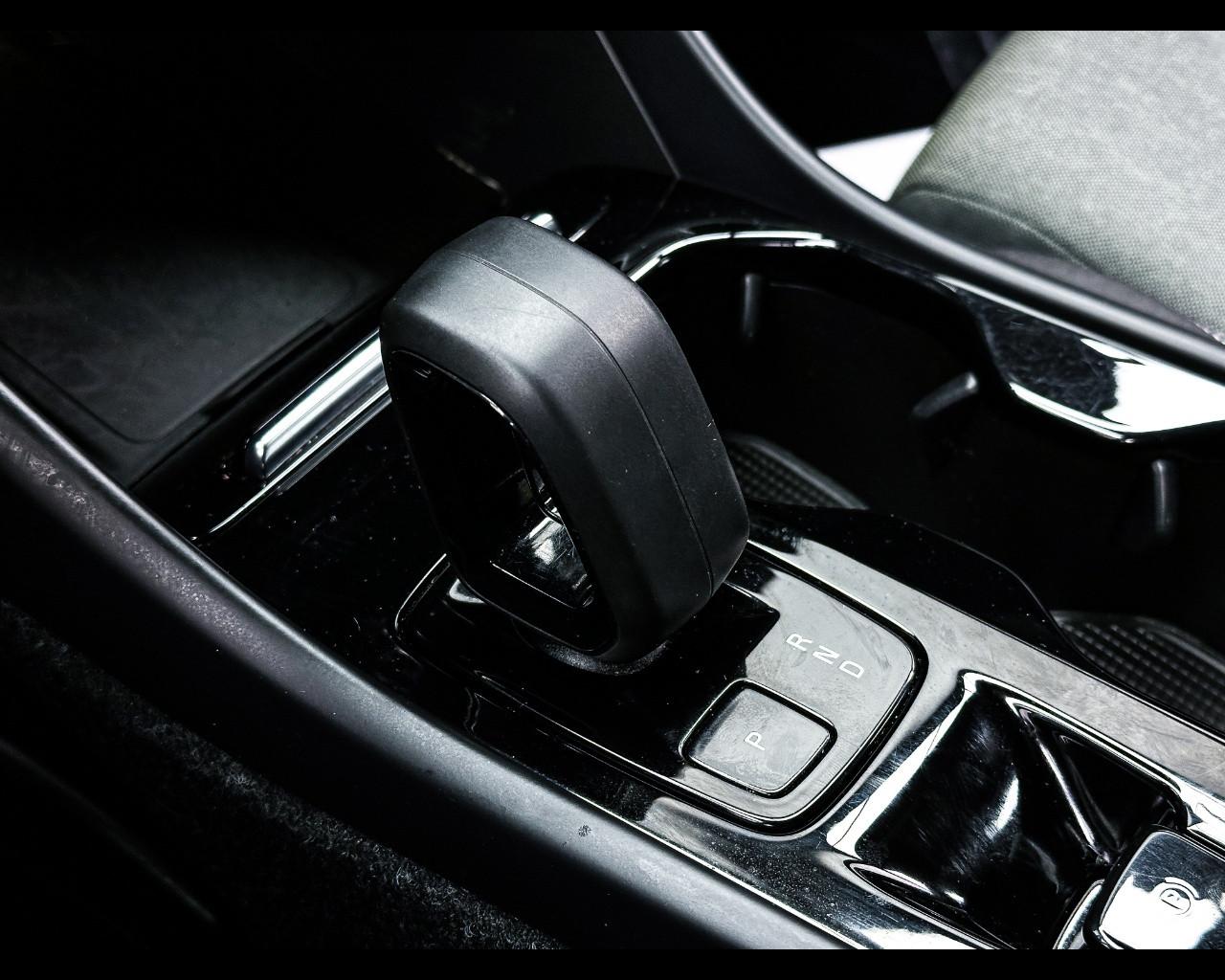 VOLVO XC40 (2017-->) - XC40 T5 Recharge Plug-in Hybrid automatico Plus Dark