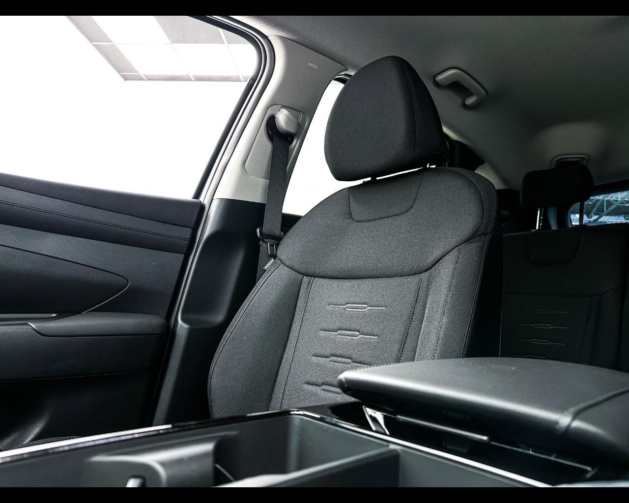 HYUNDAI TUCSON PE 1.6HEV AT 2WD BUSINESS