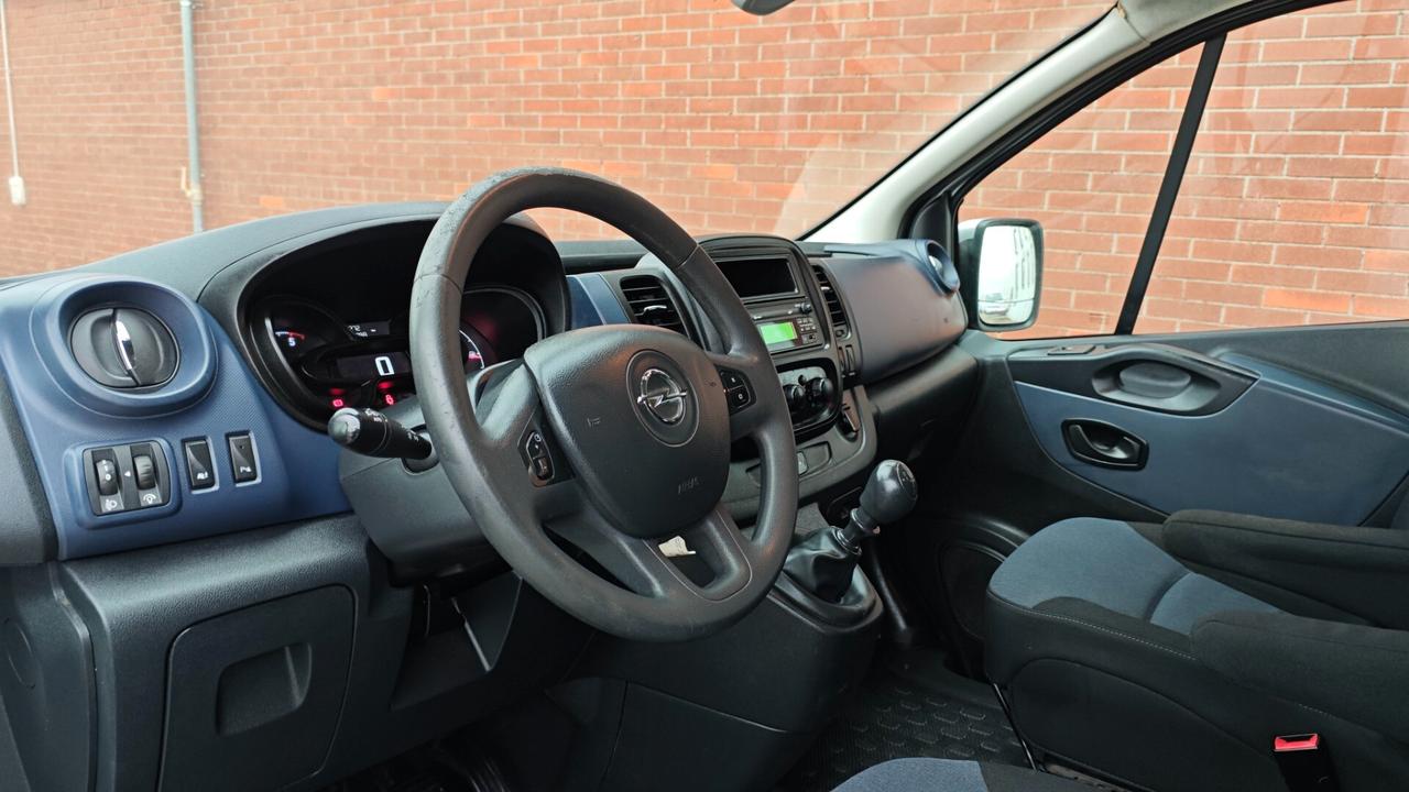 Opel Movano Vivaro L1H1 6 posti