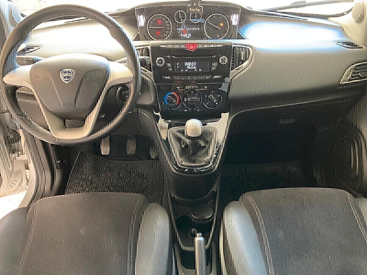 Lancia Ypsilon 1.3 MJT-X NEOPATENTATI-2013