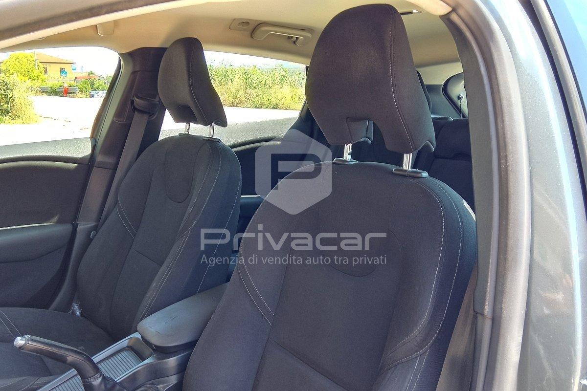 VOLVO V40 D2 R-design Momentum