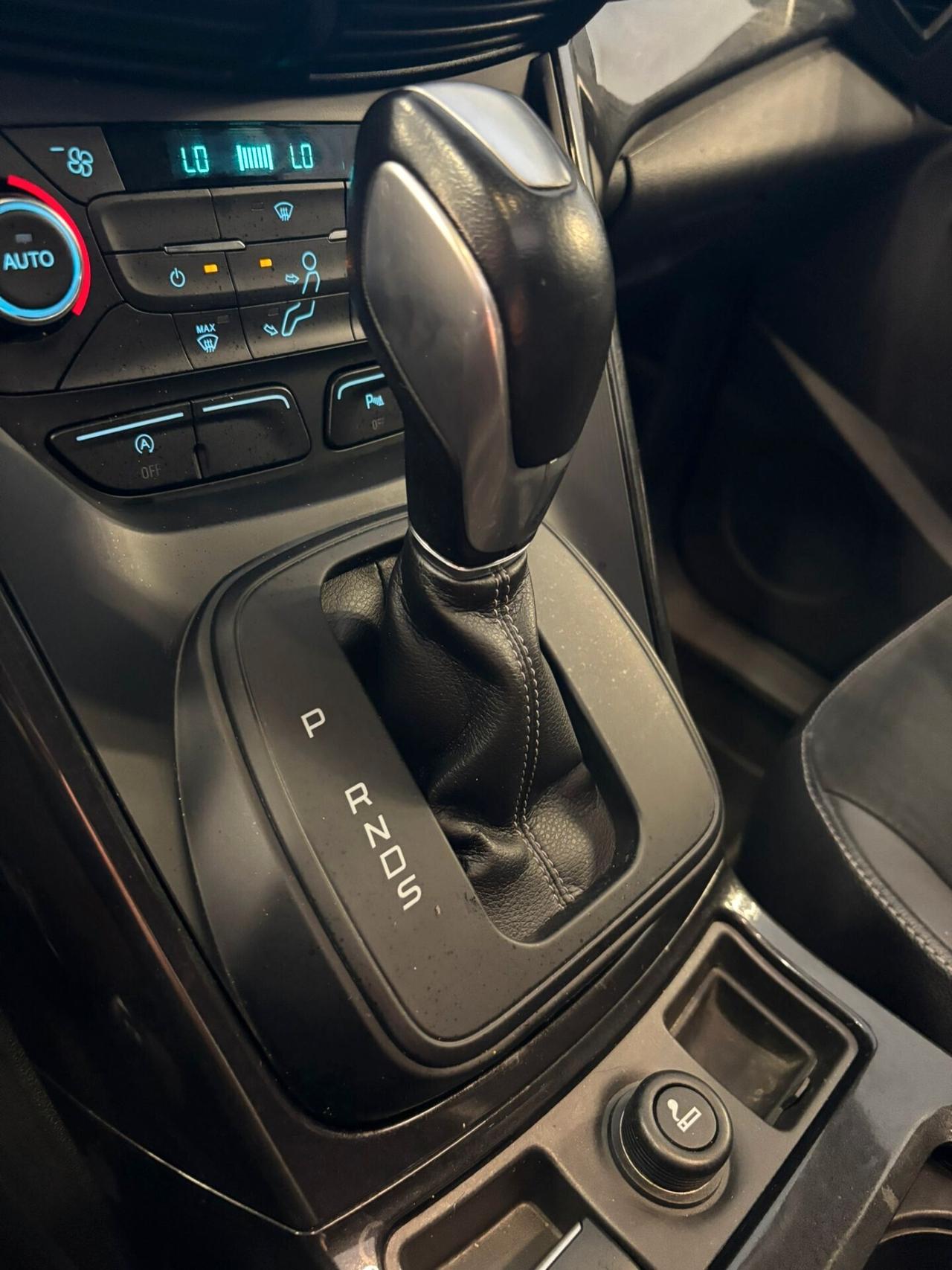 Ford Kuga 2.0 TDCI 150 CV S&S 4WD Powershift ST-Line Tetto Apribile