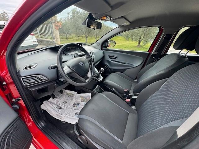 Lancia Ypsilon 1.2 69 CV 5 porte Silver