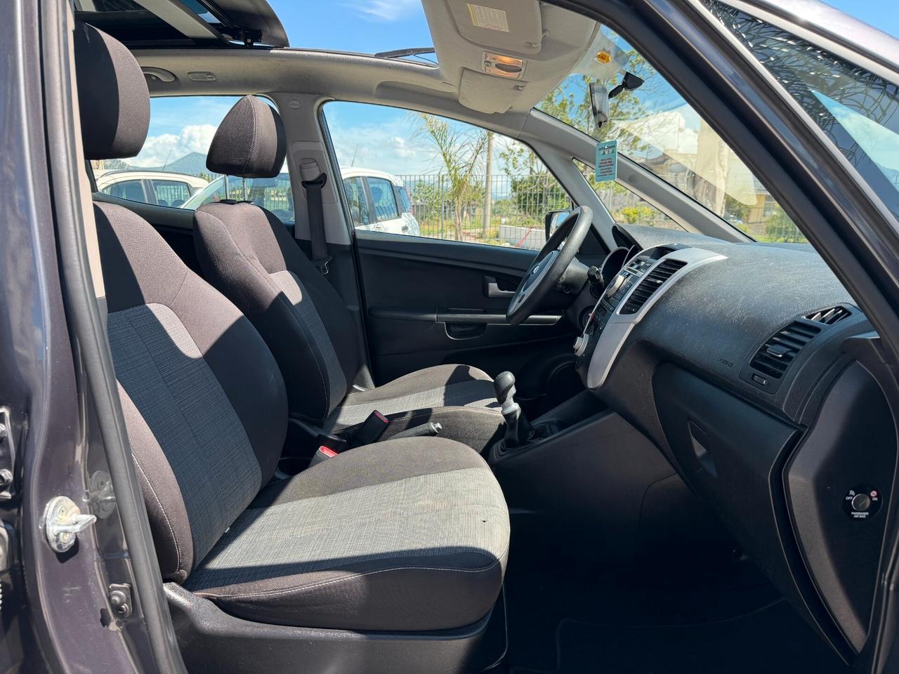 KIA VENGA ANNO 2013 1.4 DIESEL 90 CV *TETTO APRIBILE