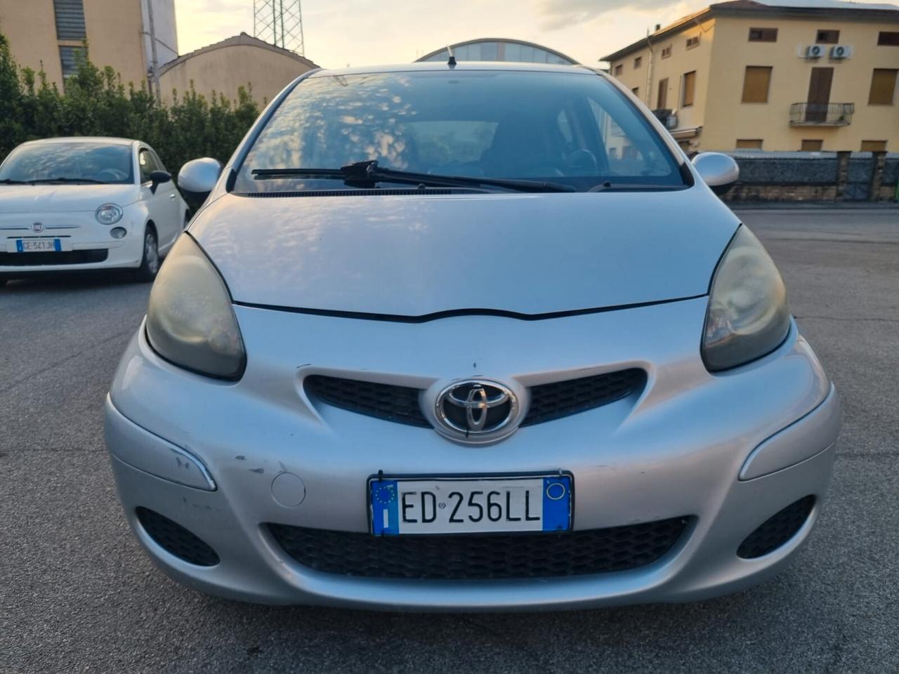 Toyota Aygo 1.0 12V VVT-i 5 porte Sol