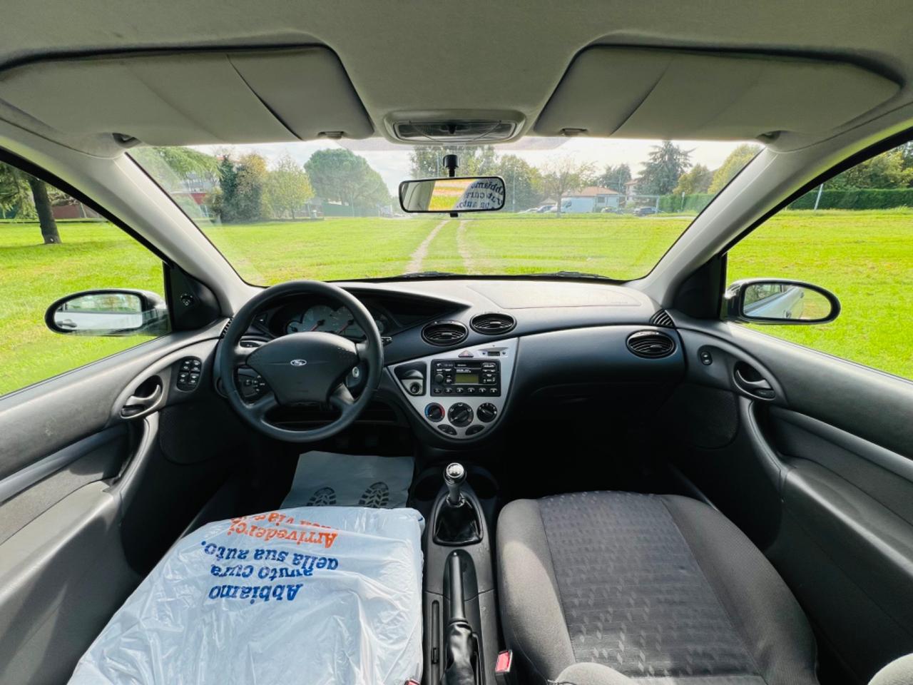 Ford Focus 1.6i 16V cat 5p. Ghia