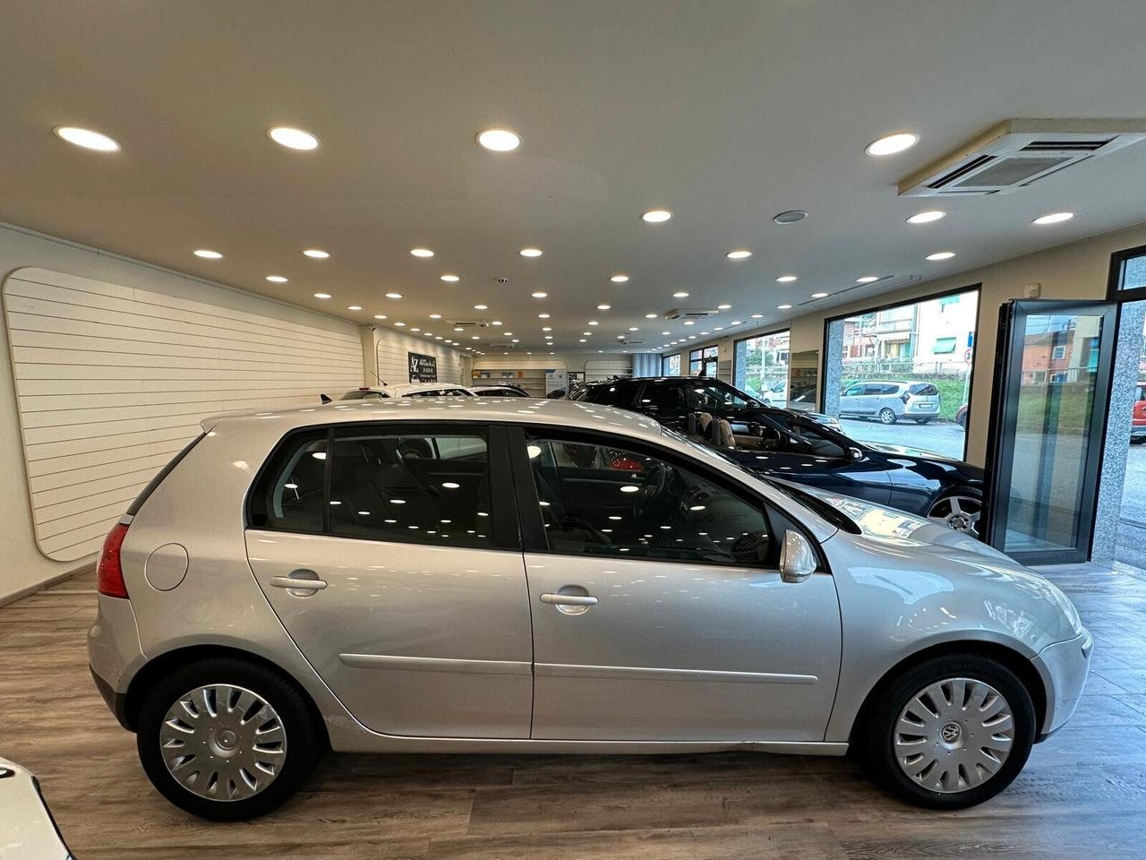 Volkswagen Golf 5 1.6 Comfortline