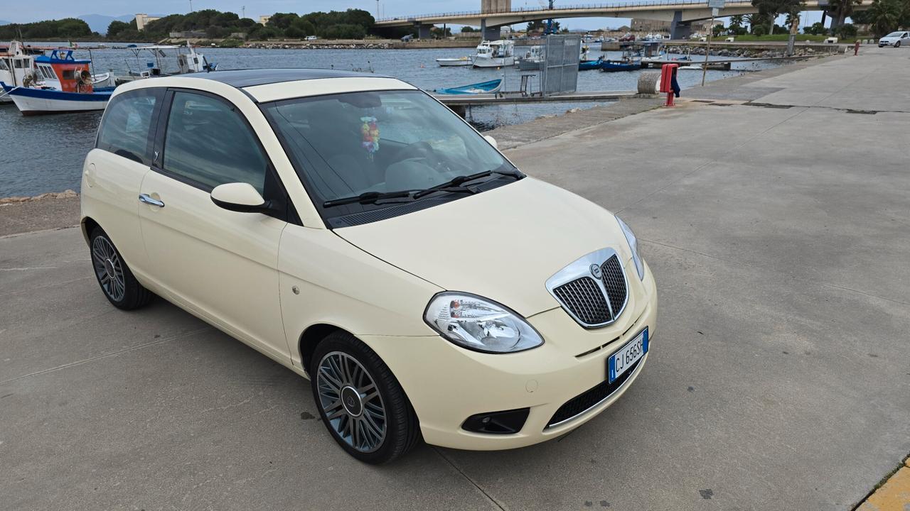 Lancia Ypsilon 1.3 Multijet 16V Argento