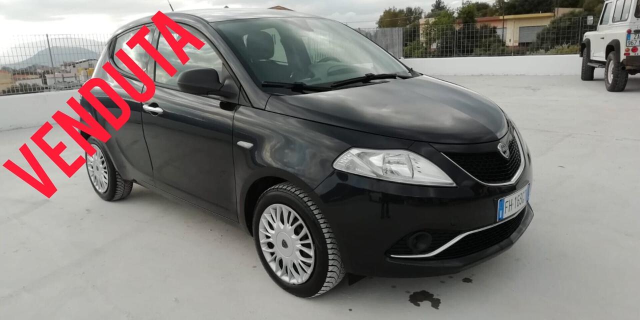 Lancia Ypsilon 1.2 69 CV 5 porte Silver