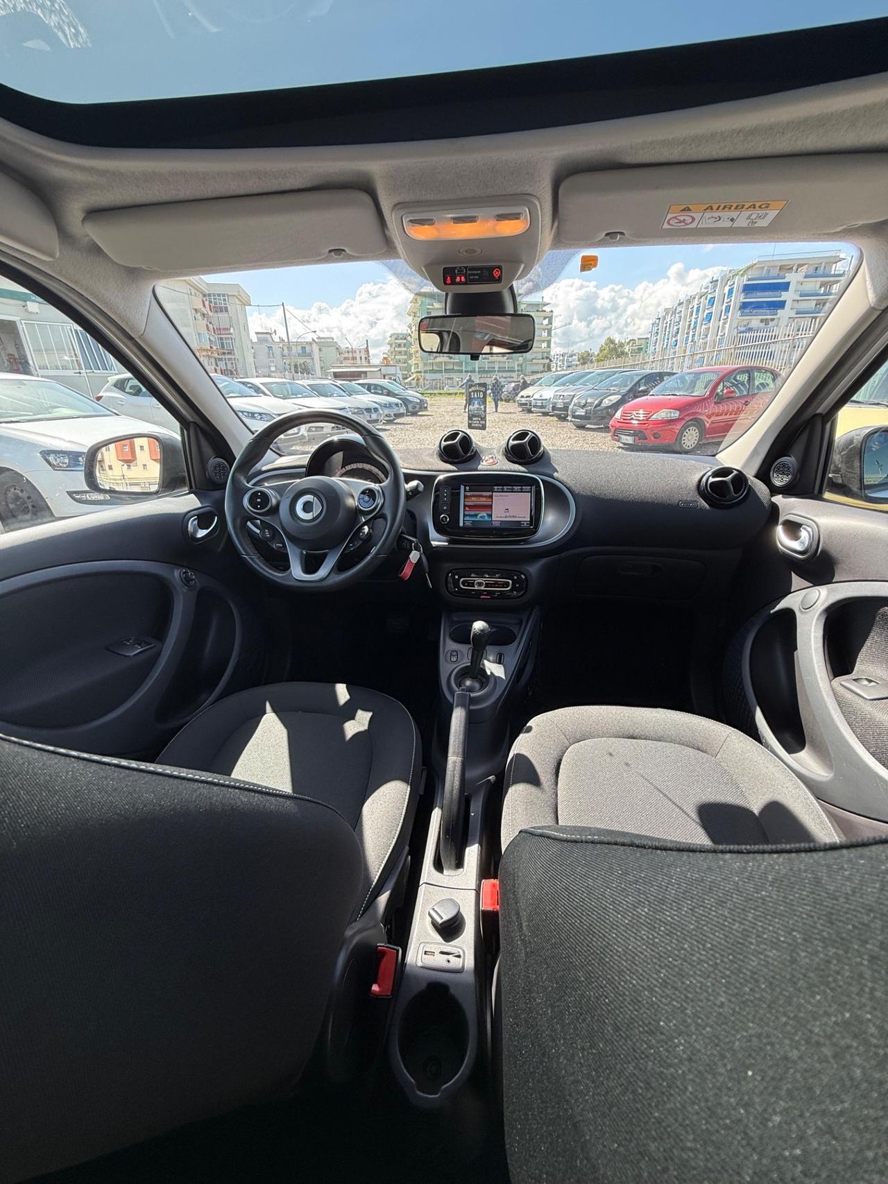 Smart ForFour 70 1.0 twinamic Safetown Silver