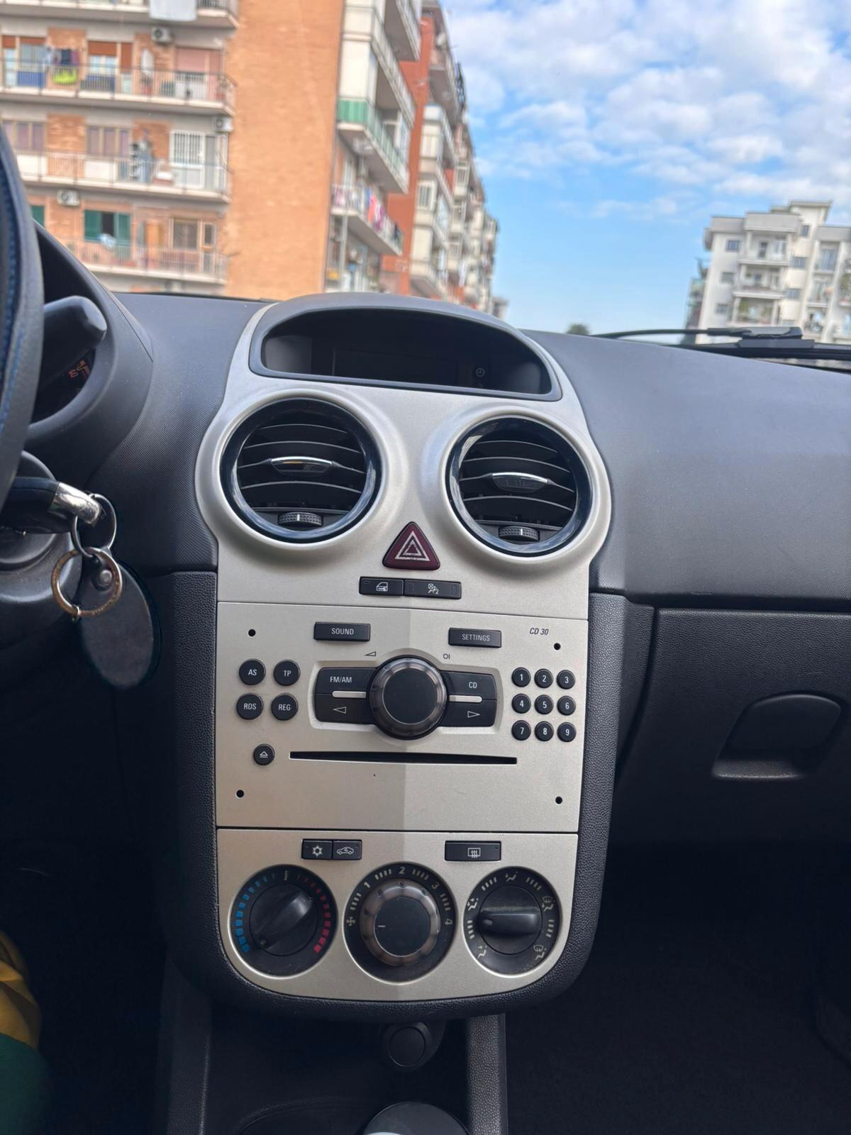 Opel Corsa 1.2i 16V cat 5 porte Club