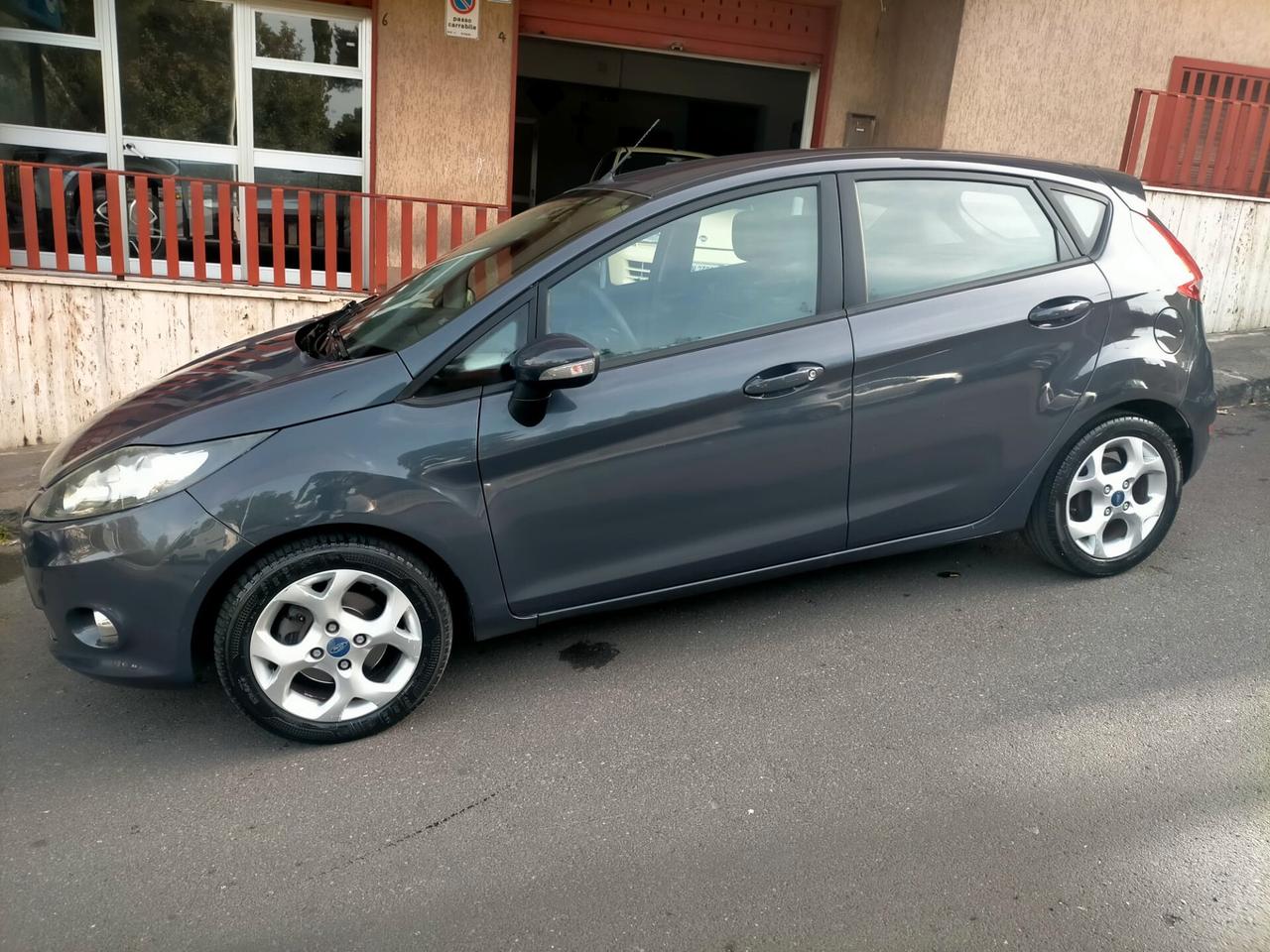 Ford Fiesta 1.4 TDCi 70CV 5 porte Business