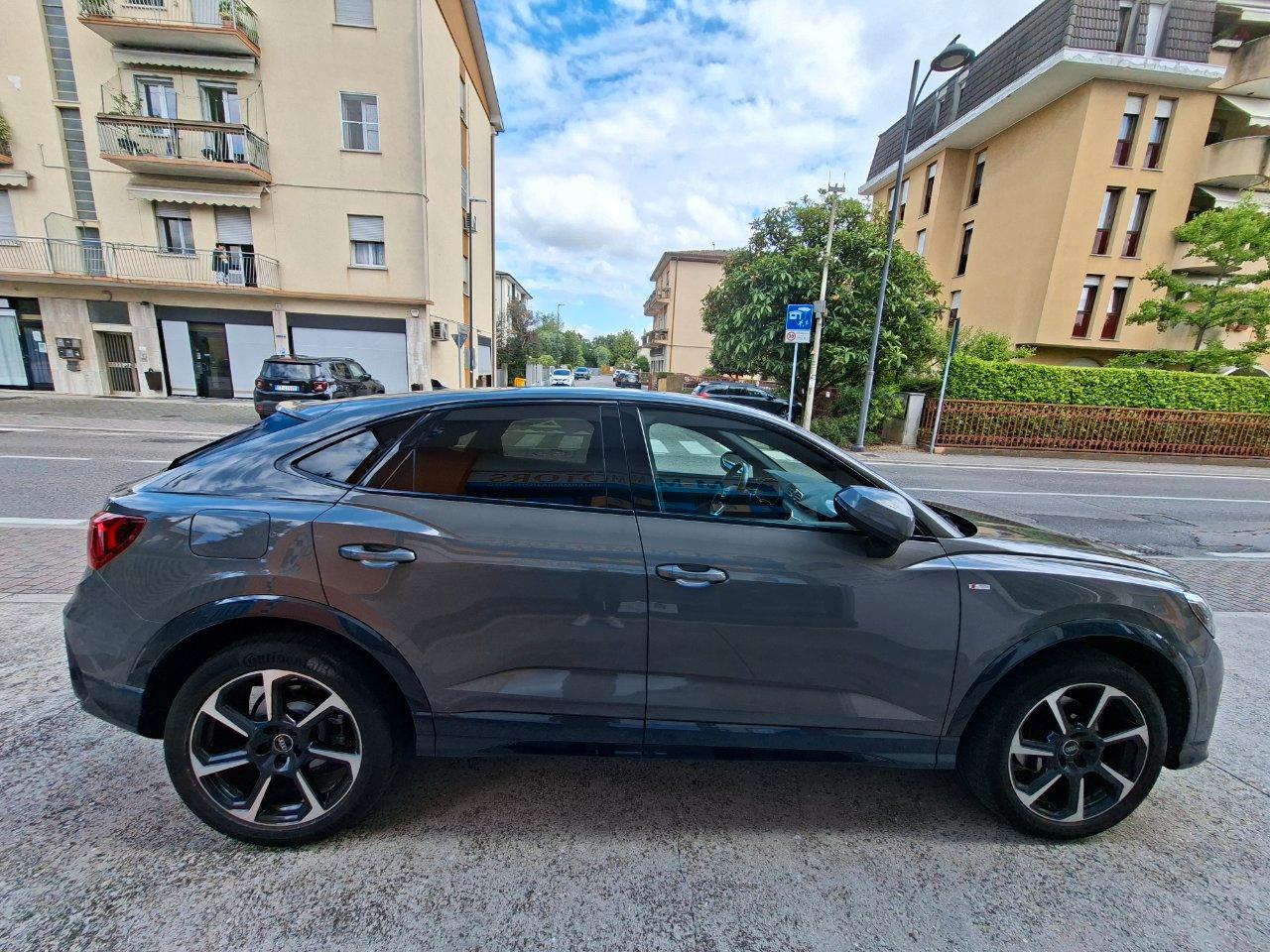 Audi Q3 Sportback 35 2.0 tdi S line 4 con gancio unicoproprietario