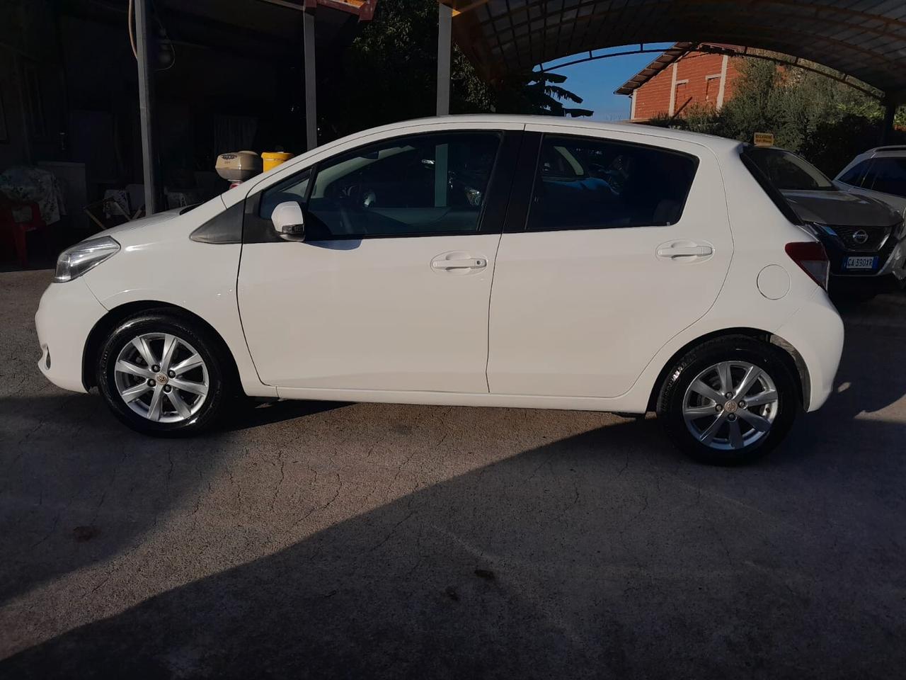 Toyota Yaris 1.0 5 porte Active KM 132 MILA ADATTA X NEO PATENTATI