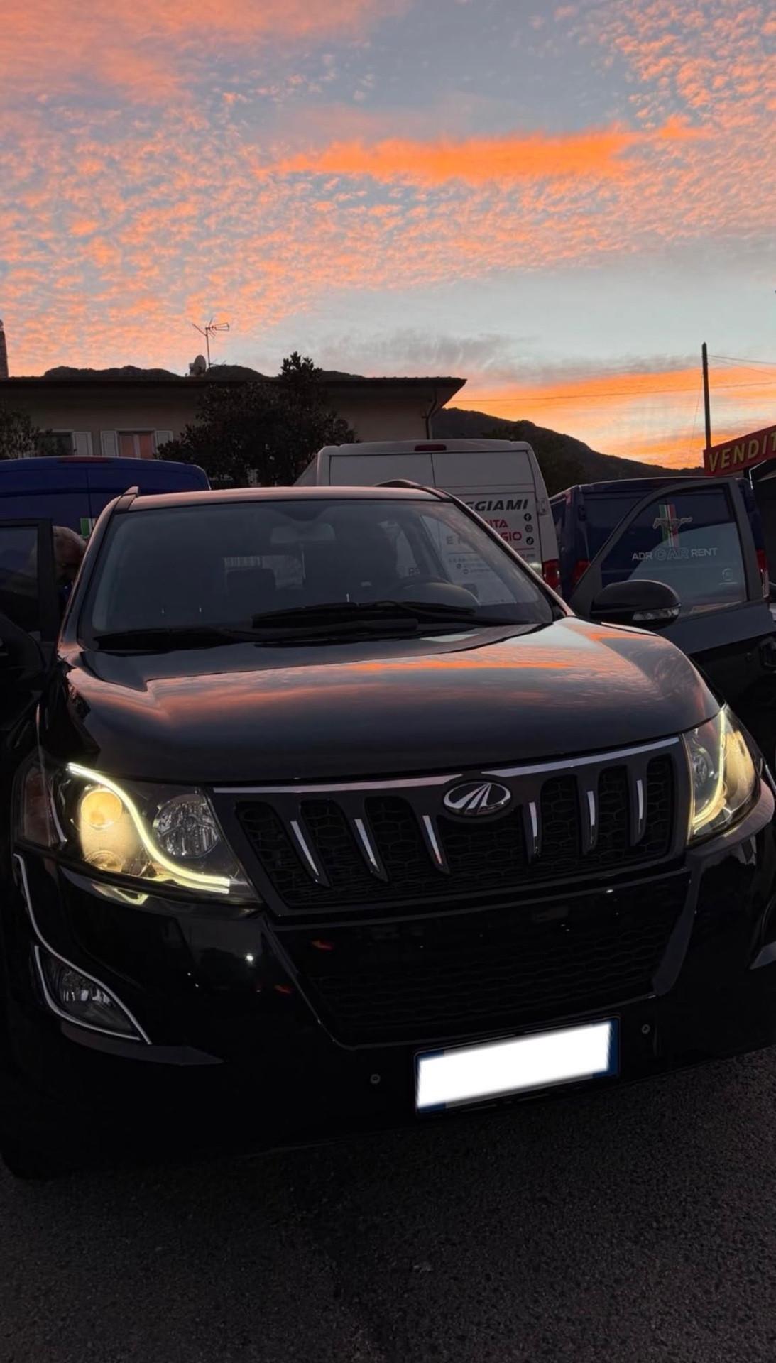 Mahindra XUV500 2.2 16V FWD W6