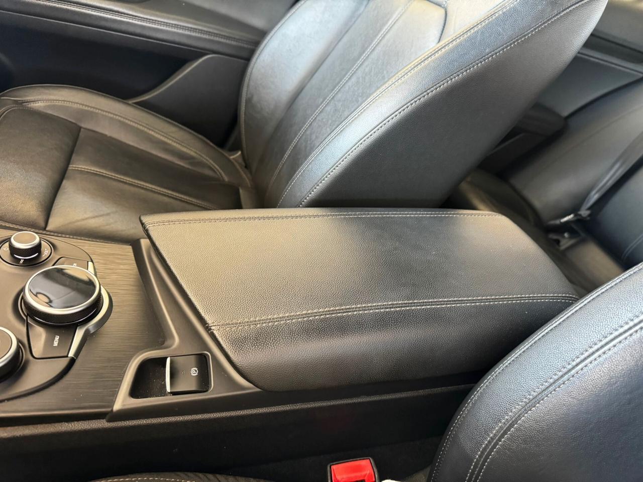 Alfa Romeo Stelvio 2.2 Turbodiesel 180 CV AT8 Q4 Executive