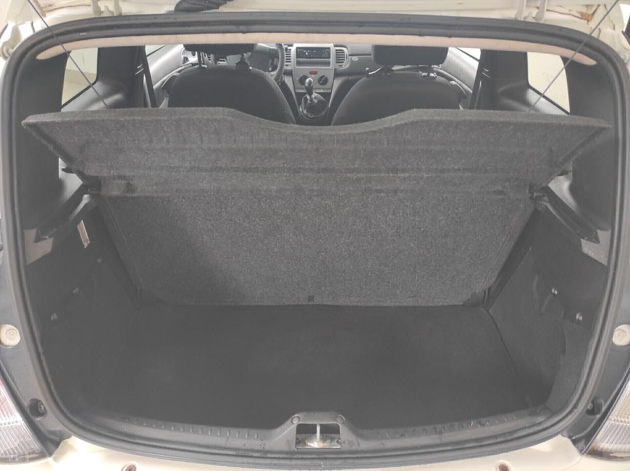 Lancia Ypsilon 1.2 Argento NEOPATENTATI