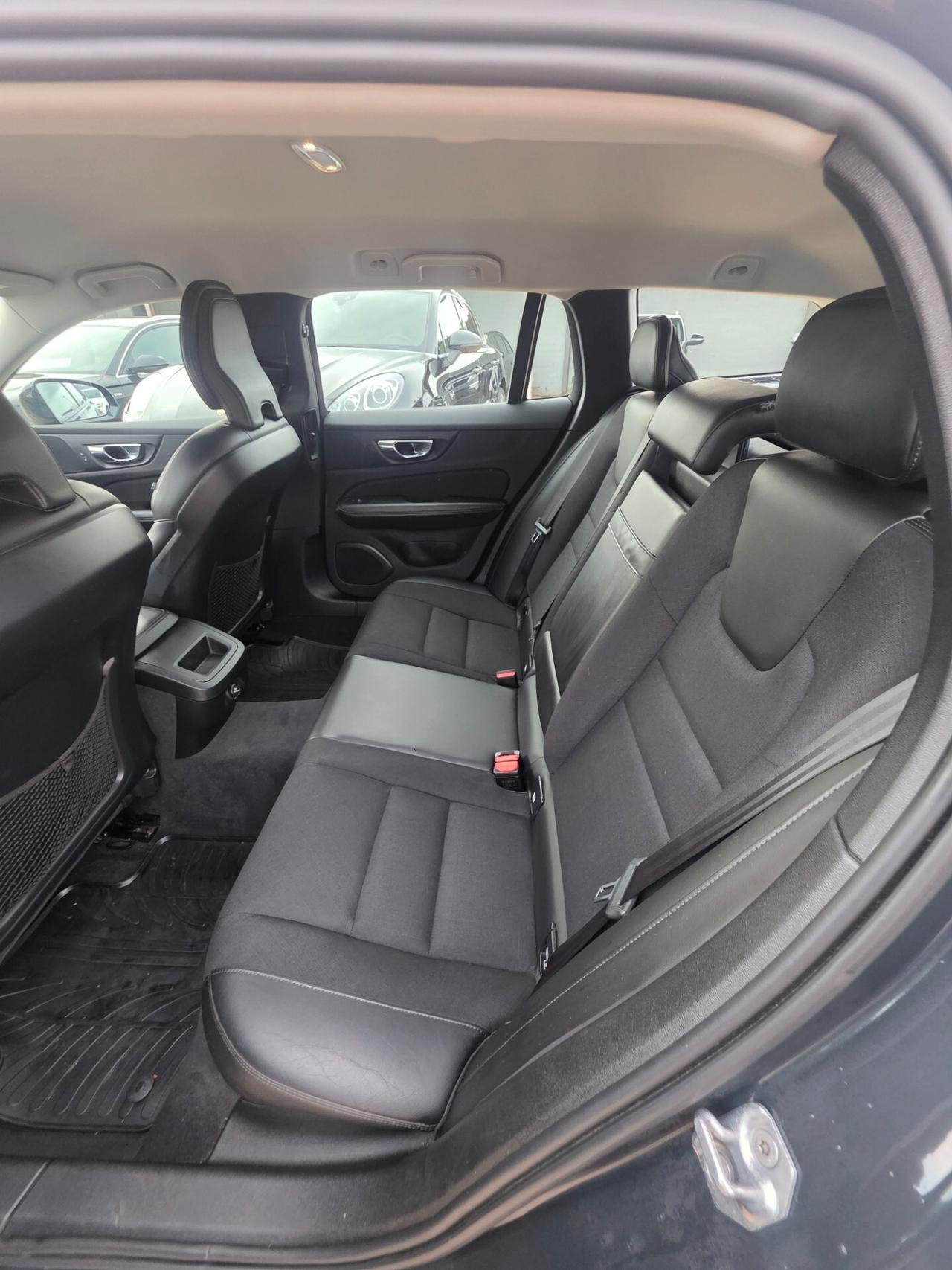 Volvo V60 D3 Geartronic R-design 12 mesi Garanzia