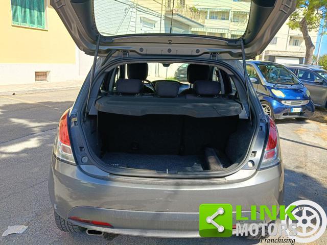 LANCIA Ypsilon 1.2 69 CV 5 porte GPL Ecochic Silver NEOPATENTATI