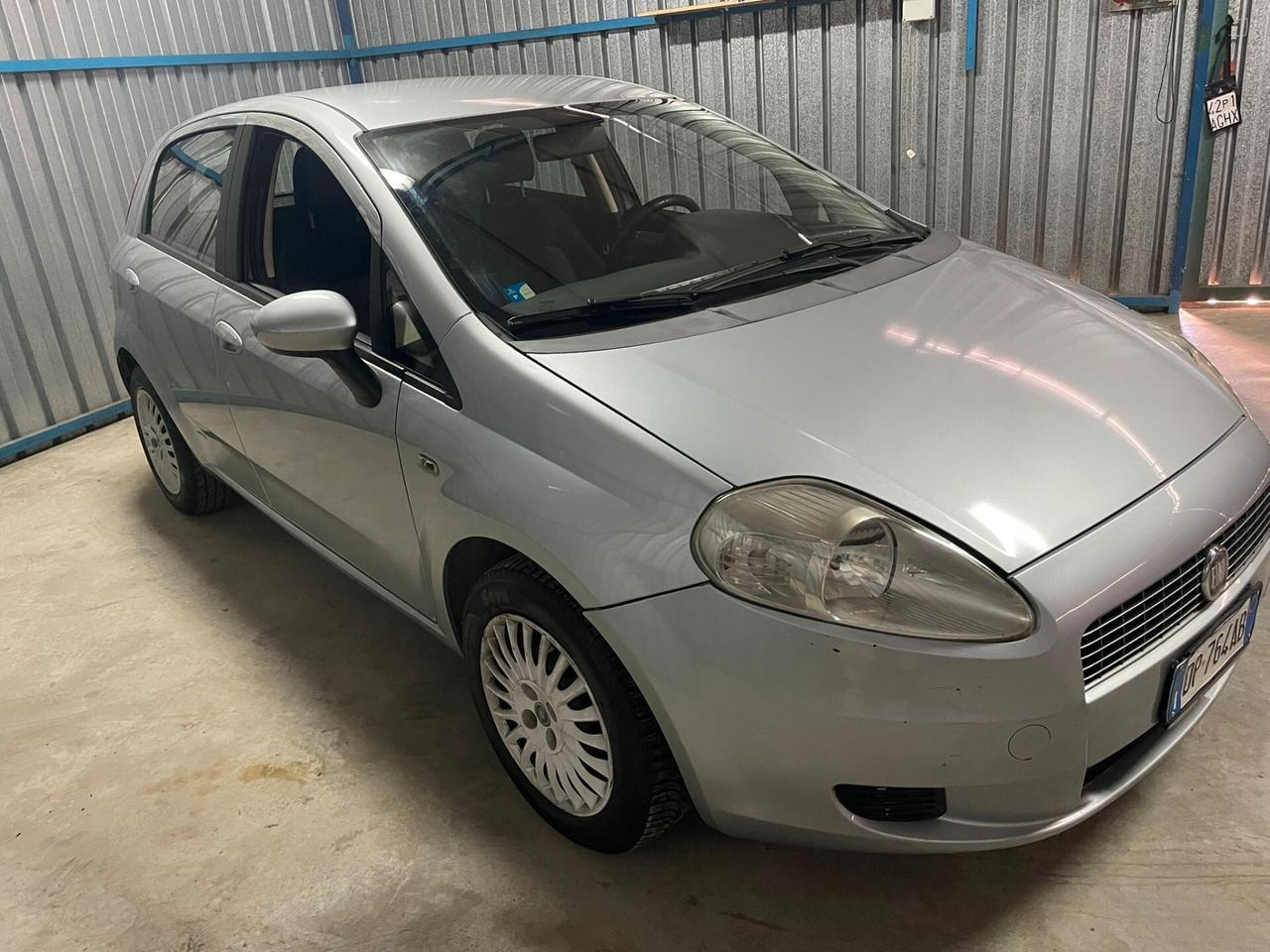 FIAT GRANDE PUNTO 1.2 - NEOPATENTATI