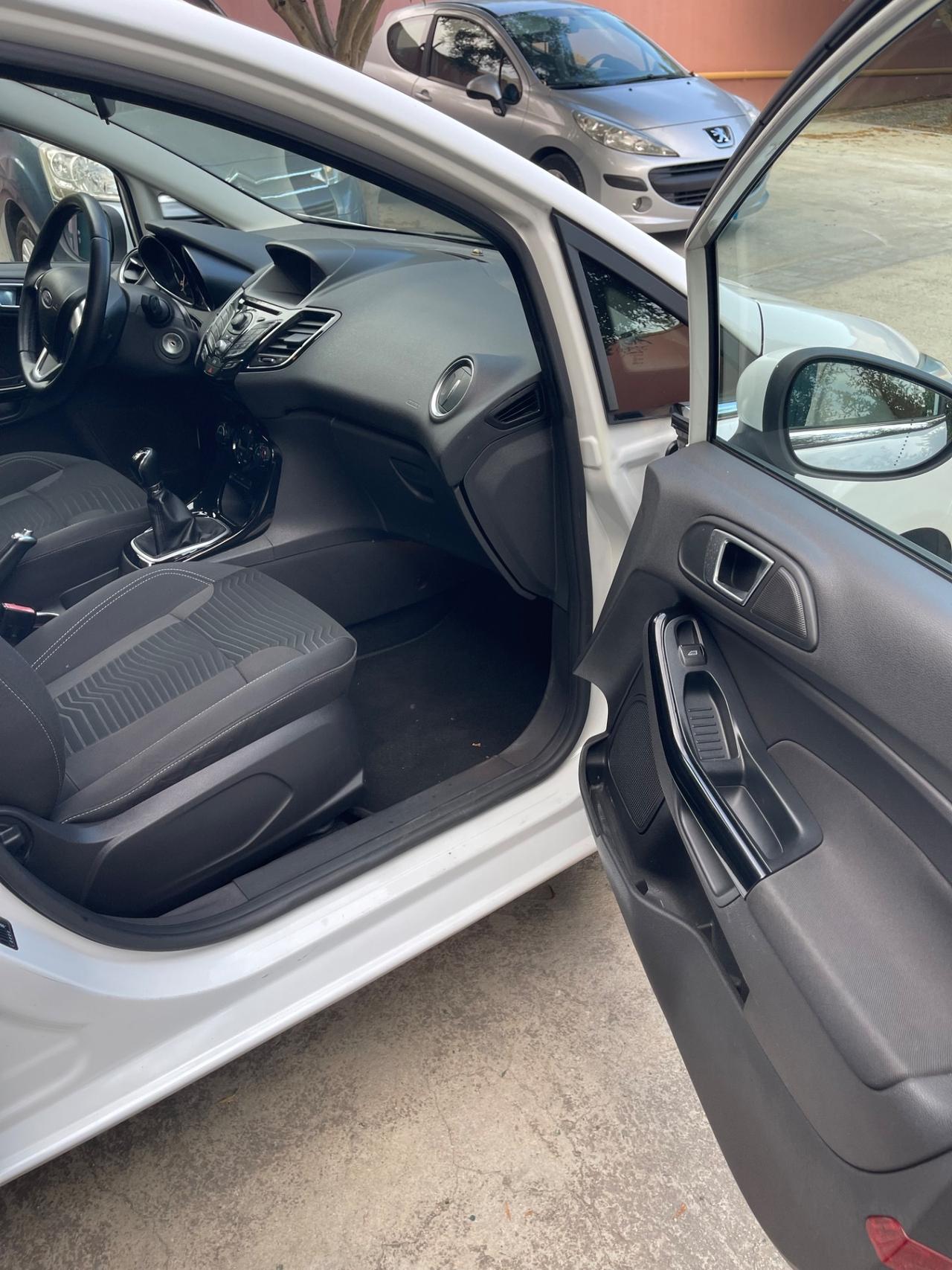 Ford Fiesta 1.5 TDCi 75CV 5 porte Titanium