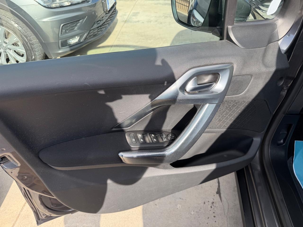 PEUGEOT 2008 1.6 BlueHDI 100 ALLURE/110.000KM