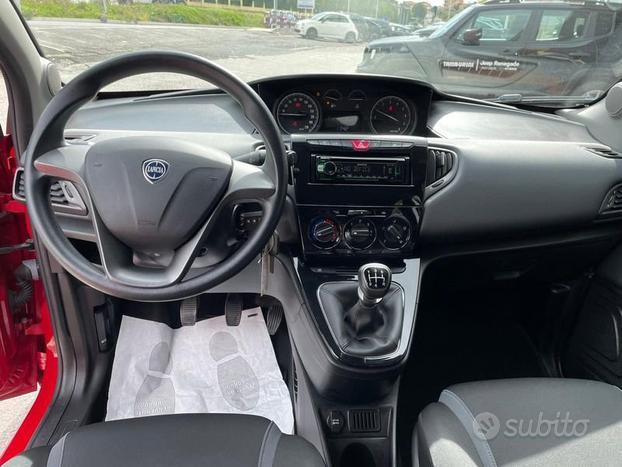 Lancia Ypsilon 1.2 69 CV 5 porte Silver