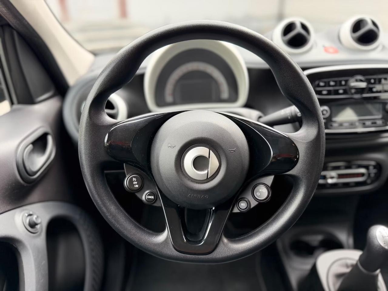 Smart ForFour 70 1.0 PELLE LED CLIMA