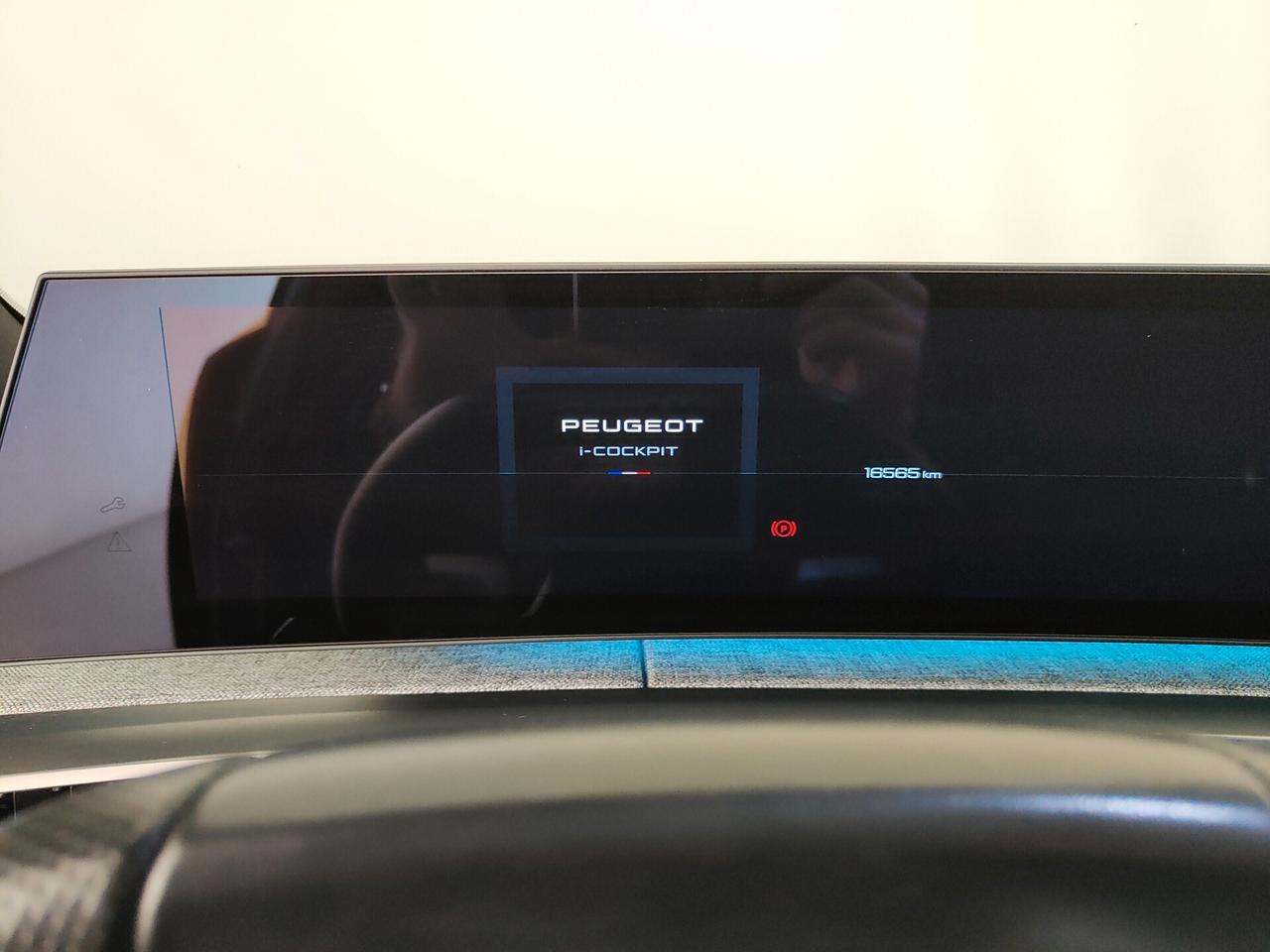 Peugeot 5008 motore elettrico (73kWh) 210 CV GT