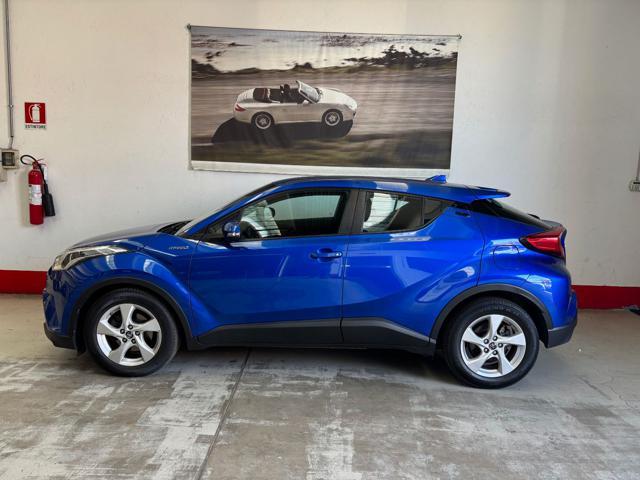 TOYOTA C-HR 1.8 Hybrid E-CVT Business