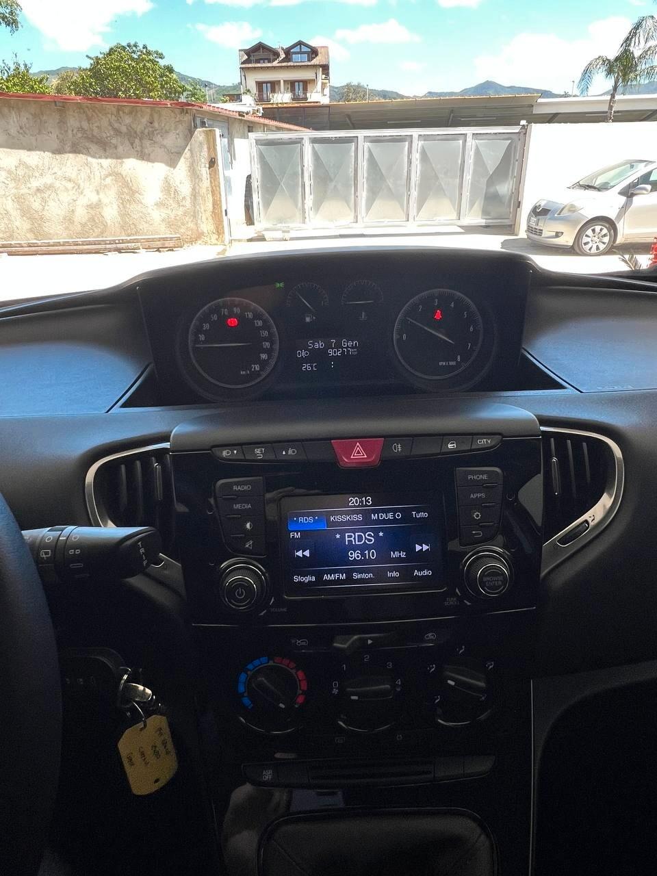 Lancia Ypsilon 1.2 69 CV 5 porte Mya