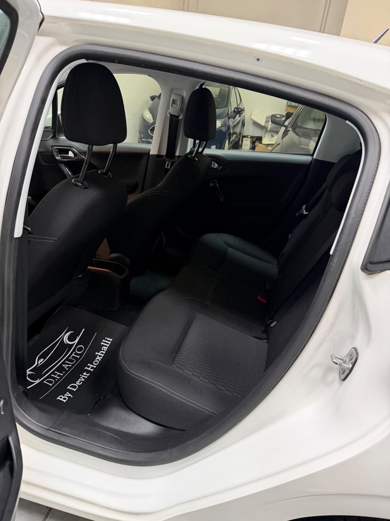 Peugeot 208 PureTech 82 Stop&Start 5 porte Allure