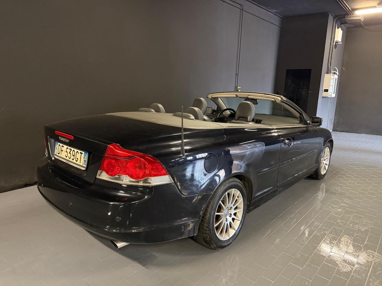 Volvo C70 2.4 D5 20V Momentum
