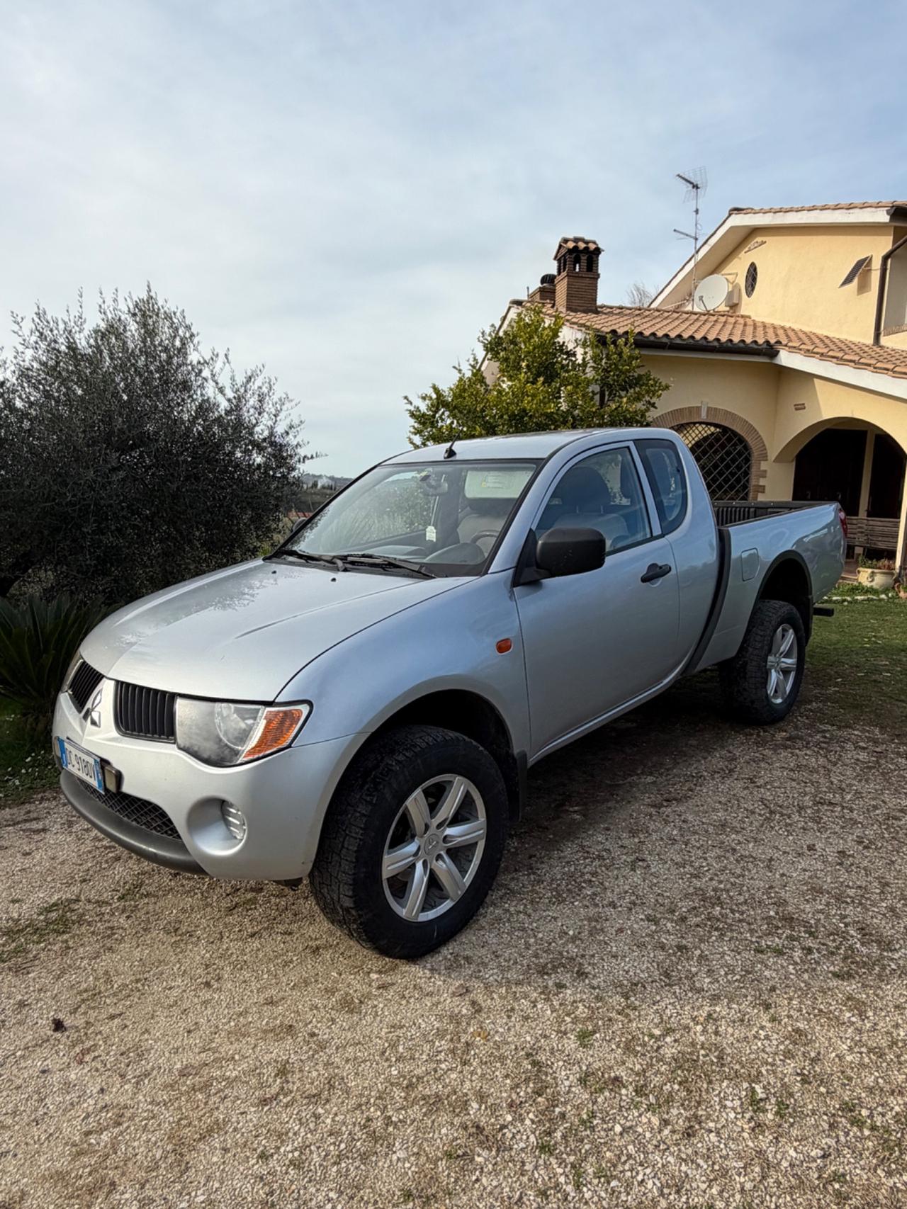 Mitsubishi L200 2.5 DI-D/136CV Single Cab Inform