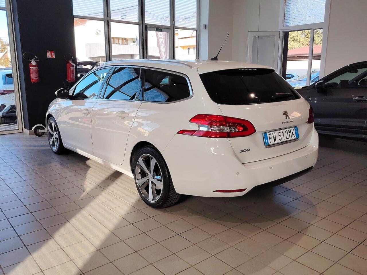 Peugeot 308 1.2 PureTech Turbo 130 S&S SW Allure