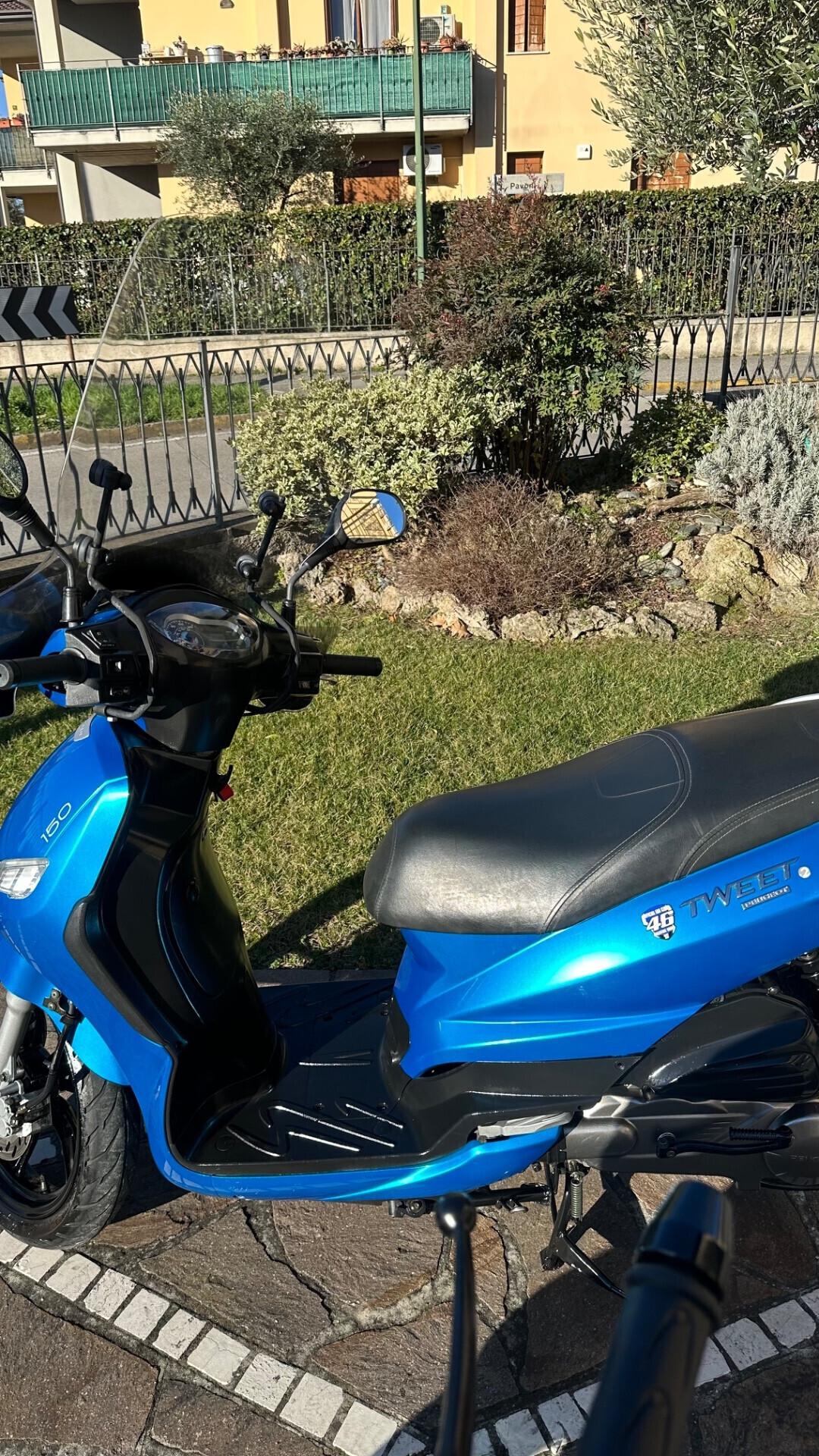 Peugeot Tweet Evo 2 150con Parabrezza e bauletto