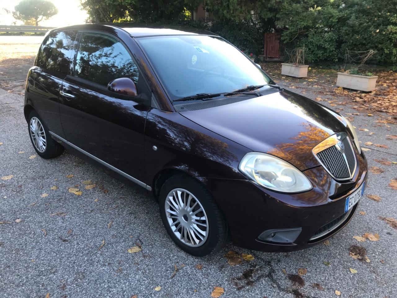Lancia Ypsilon 1.2 Platino