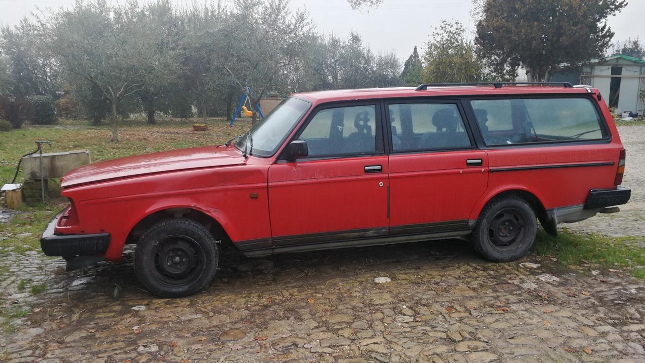 VOLVO POLAR 2.0i SW 240-245