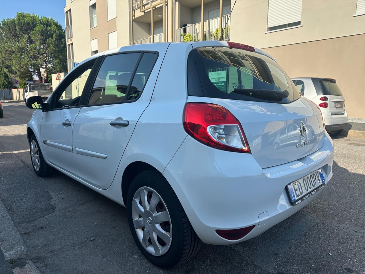 Renault Clio 1.2 16V 5 porte Luxe - euro 5 - solo 59000 km