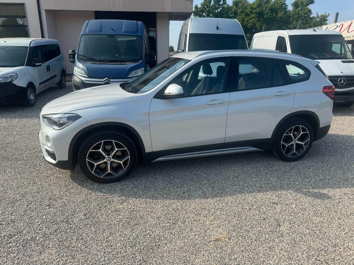 BMW - X1 - xDrive18d xLine