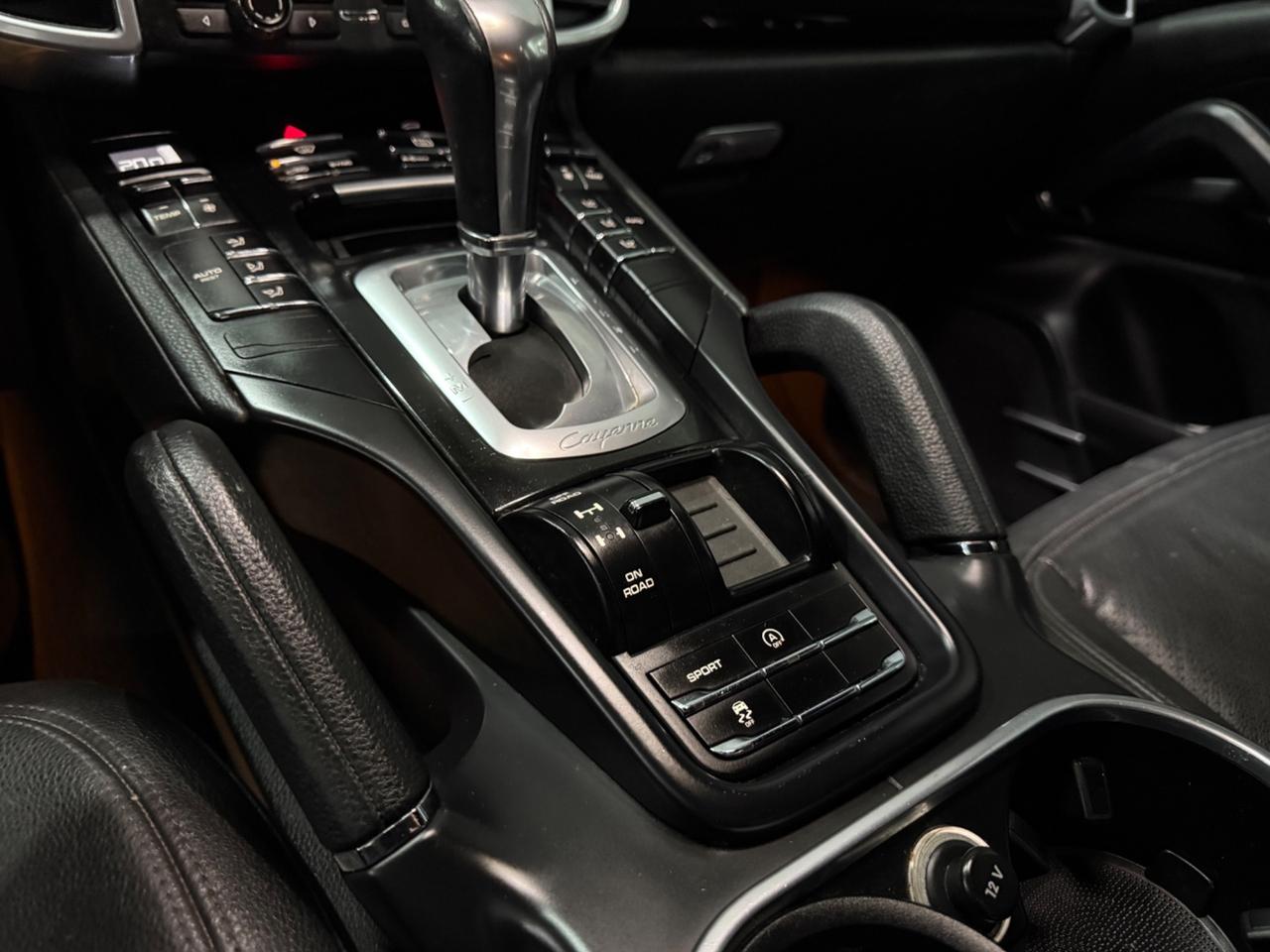 Porsche Cayenne 3.0D 245CV PLATINUM EDITION DA VETRINA2014