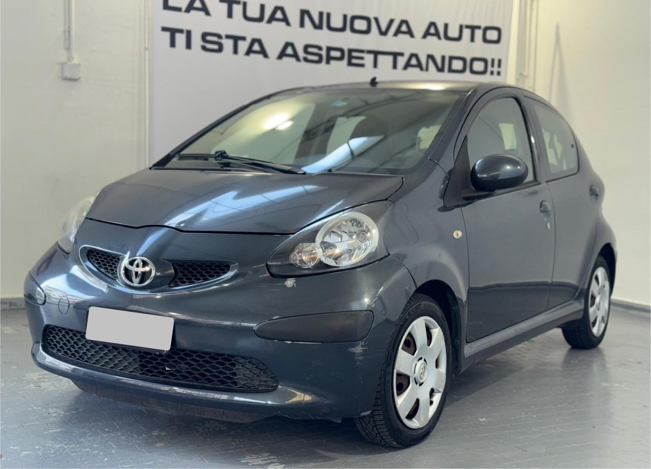 Toyota Aygo 1.0 12V VVT-i 5 porte Sol