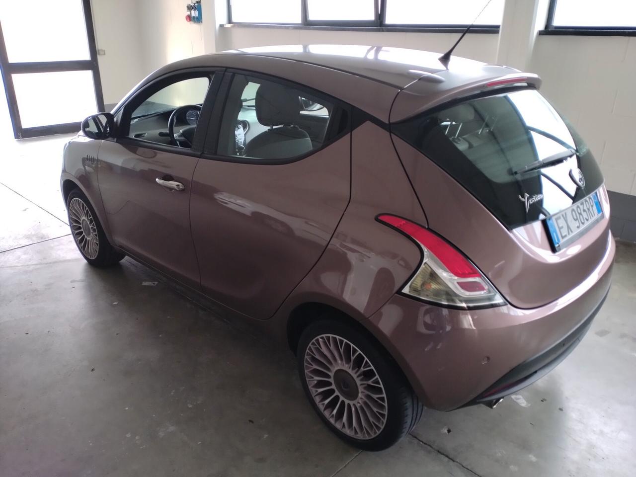 Lancia Ypsilon 1.2 69 CV 5 porte GPL Ecochic Elle