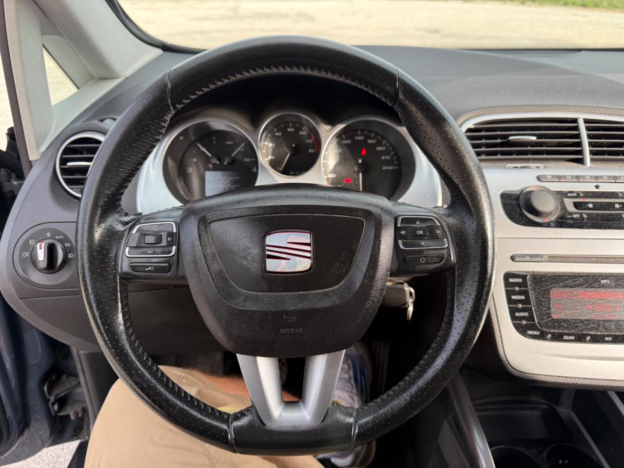 Seat Altea XL 1.6 benzina uniproprietà neopatentati