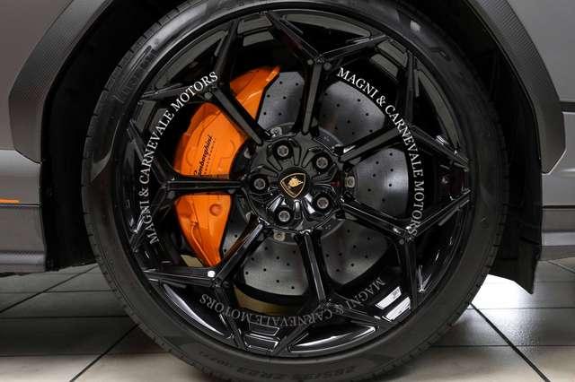 Lamborghini Urus PERFORMANTE|SPECIAL PAINT|AKRAPOVICH|FULL CARBON|