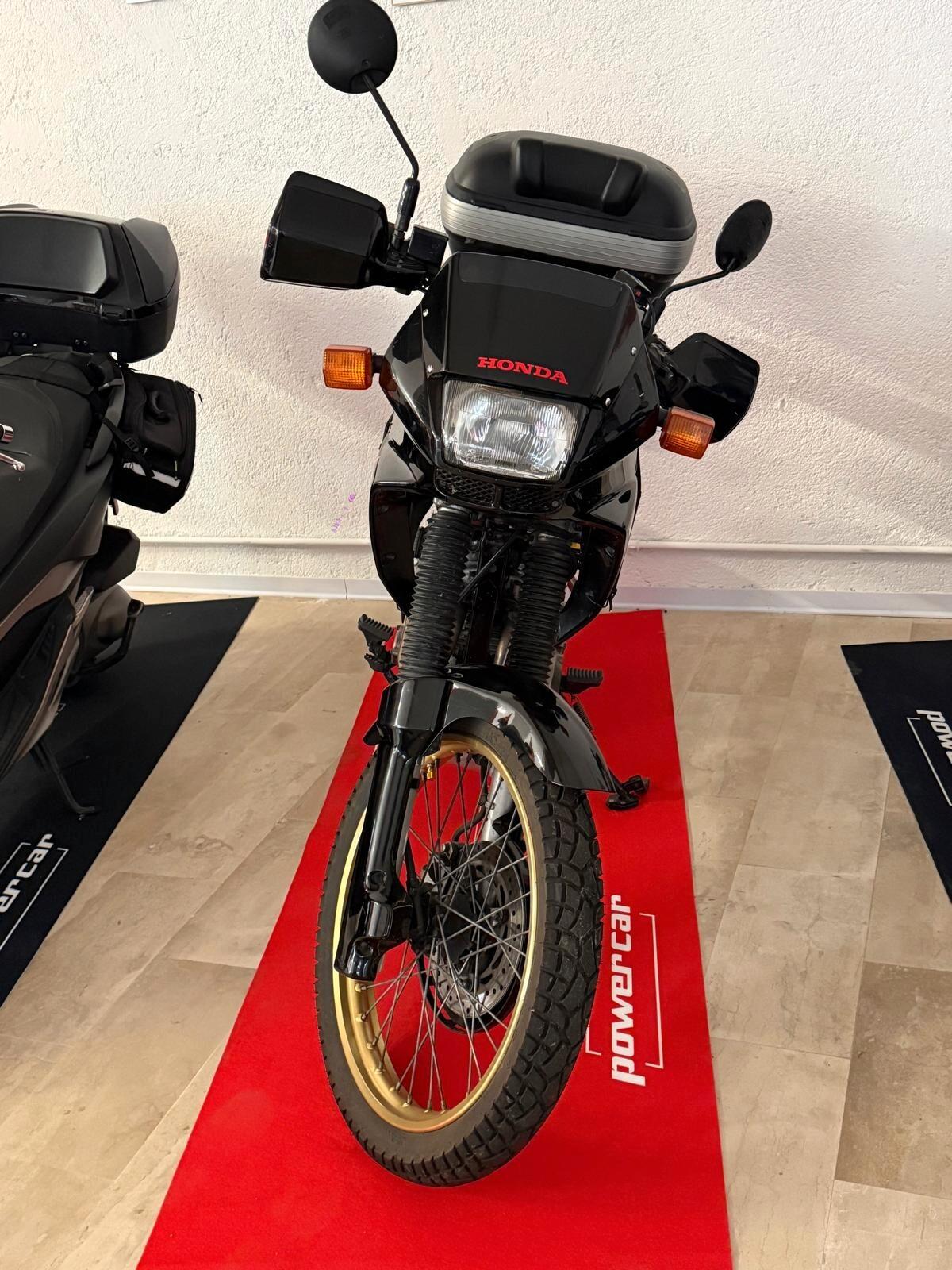 Honda NX 650 Dominator