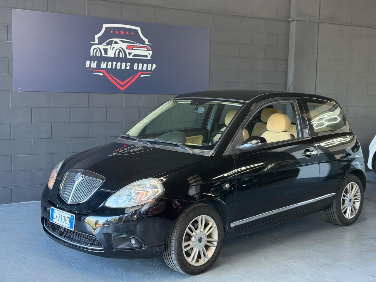 Lancia Ypsilon 1.4 16V Platino Automatica
